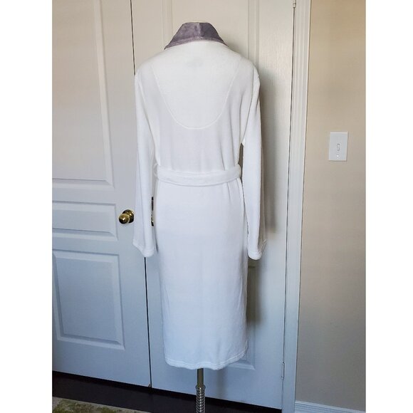 Claudel Soft Plush Spa Robe White with Gray Trim Size M - Picture 2 of 5